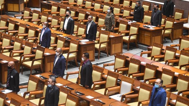 Rapat Paripurna DPR (Sumber : ANTARA FOTO)